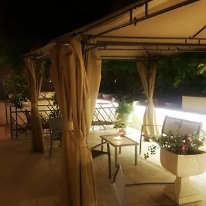 Pensión Garden House - Luxury - Self Check-in Only