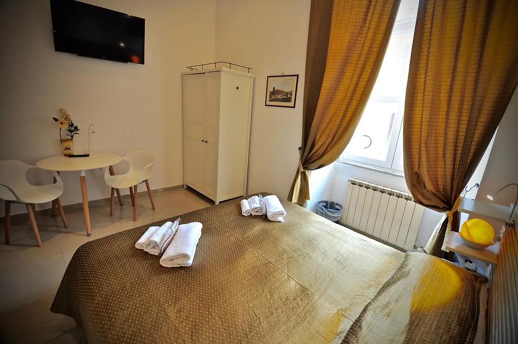 Babuino 127 Rooms Rom 2*,  Italien