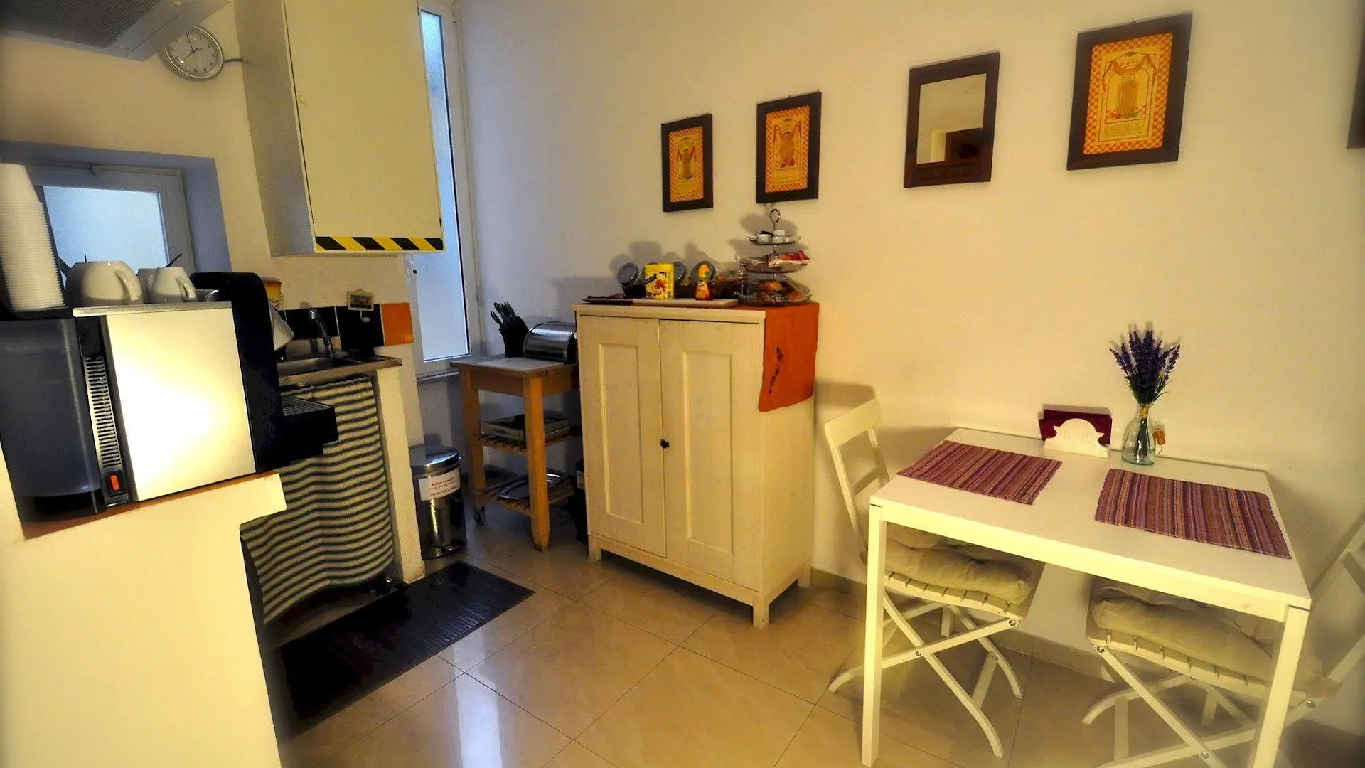 Babuino 127 Rooms Rome 2*,  Italy